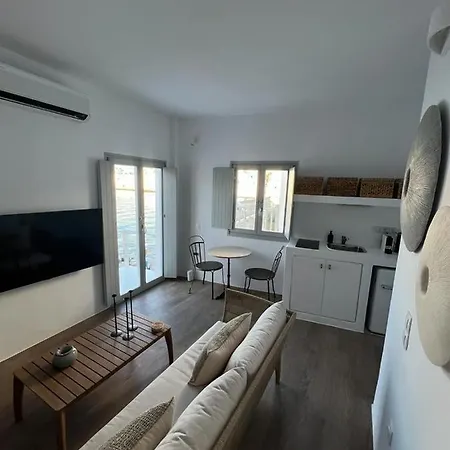 Amarone House, Paros Apartman Náusza